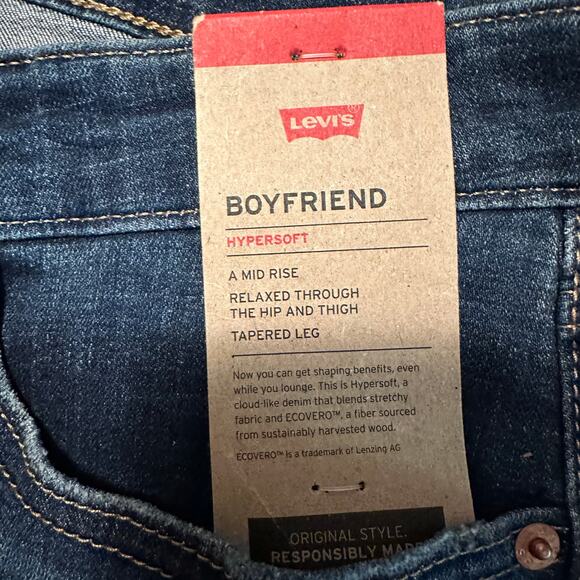 NWT, Levi Strauss & Co Women’s Sz 26W Dark Wash Denim Distressed Boyfriend Jean - Picture 5 of 11